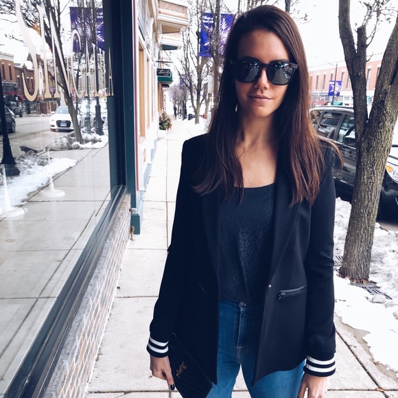 Meet your Posher, Amy - Picture 1 of 1